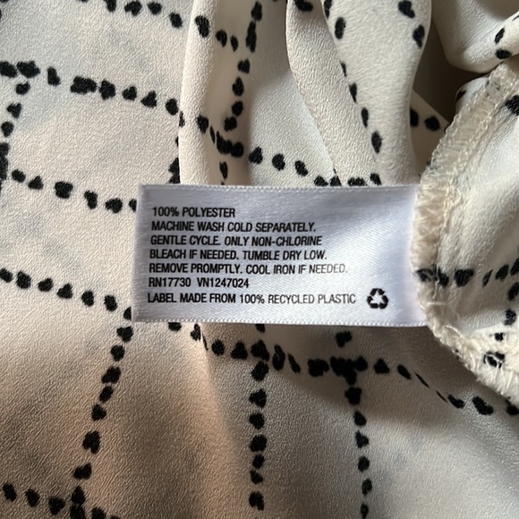 Cream Grid Design Blouse - Picture 6 of 6